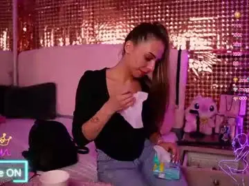 Chaturbate Live Sex Cam of anya_sky_