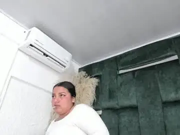 Chaturbate Live Sex Cam of chloe_jackson25
