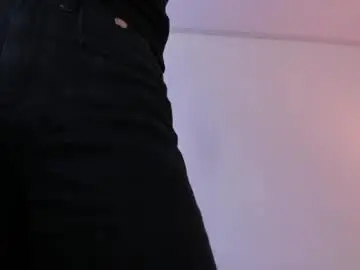 Chaturbate Watch Live Sex Cams of caroline_dh