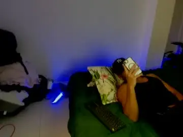Chaturbate Watch Live Sex Cams of clark_kent28