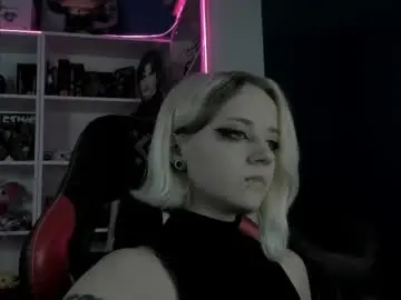 Chaturbate Live Sex Cam of holy_mistresss