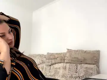Chaturbate Free Porn Cam of diamondfoxies
