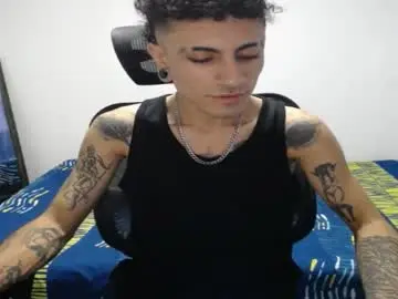 Chaturbate Live Sex Cam of present_the_magic
