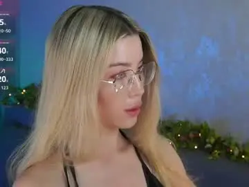 Chaturbate Live Sex Cam of lindathackerr