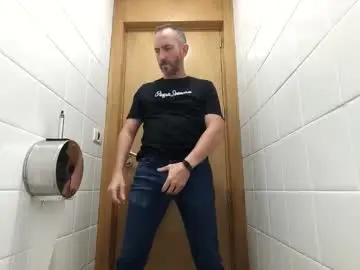 Chaturbate Live Porn of spanishharddick