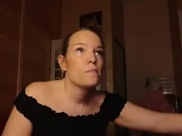 Chaturbate Free Porn Cam of findom_lady_shine