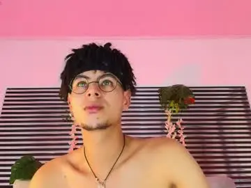Chaturbate Best live sex cam show of thiiagosaeenz