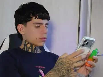 Chaturbate Free Porn Cam of angel_luna0