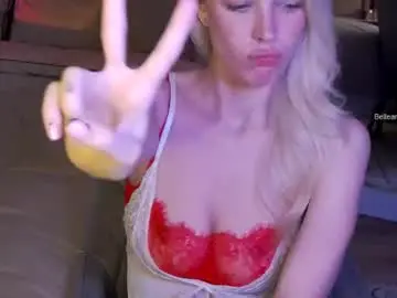 Chaturbate Live Sex Cam of bellean_blare