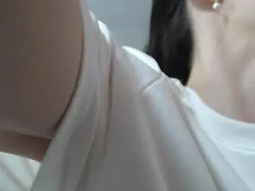 Chaturbate Live Sex Cam of lisaskybaby