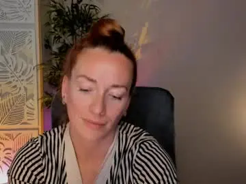 Chaturbate Live Sex Cam of save_the_qween