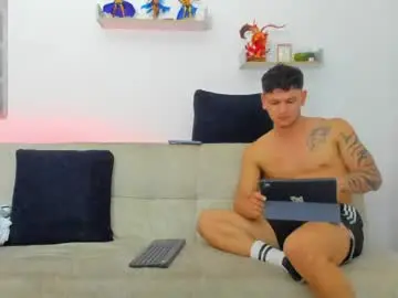 Chaturbate Live Sex Cam of straight__friends