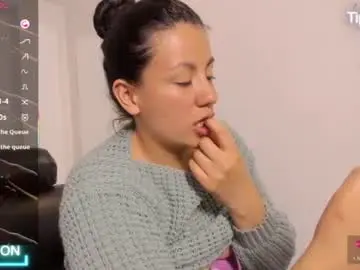 Chaturbate Live Sex Cam of queenrose94