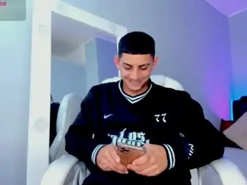 Chaturbate Nude Webcam of alex_cute77