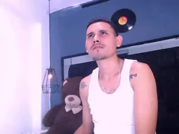 Chaturbate Live Sex Cam of bryan_pirs