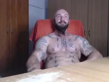 Chaturbate Live Sex Cam of strongivan