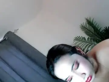 Chaturbate Live Sex Cam of liana_star