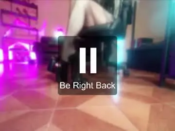 Chaturbate Sex Cam of monicamaxwell2