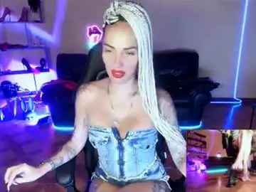 Chaturbate Free Porn Cam of monicamaxwell2