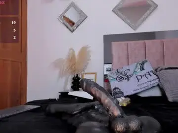 Chaturbate Watch Live Sex Cams of miapearls_