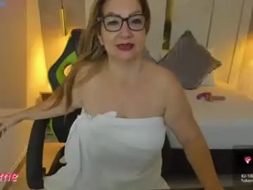 Chaturbate Adult Video Chat of gisela27