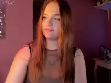 Chaturbate Live Sex Cam of caroline_kiparis