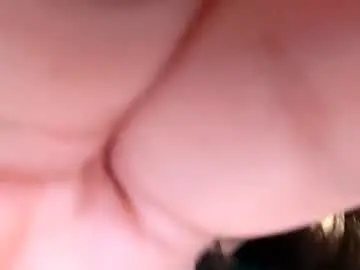 Chaturbate Live Sex Cam of chubbylicious_aria