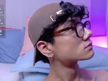 Chaturbate Best live sex cam show of phillicious_
