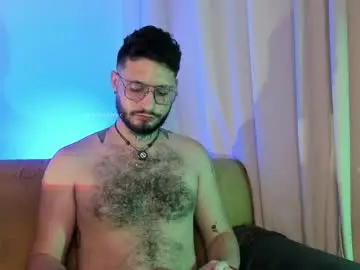 Chaturbate Live Sex Cam of axel_giracr