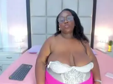 Chaturbate Nude Webcam of treisyvixen