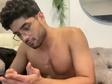 Chaturbate Live Sex Cam of bdever7