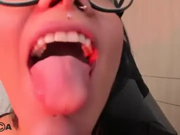 Chaturbate Watch Live Sex Cams of alice_rausing