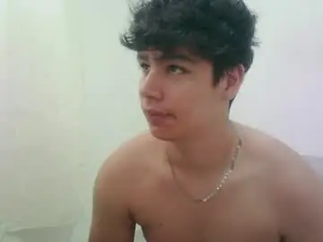 Chaturbate Live Sex Cam of zeus_183