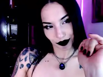 Chaturbate Free Porn Cam of emearld_black
