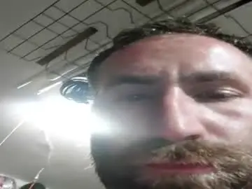 Chaturbate Live Sex Cam of xploringus1