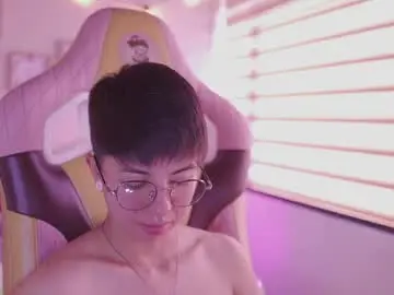 Chaturbate Free Live Porn of tommy_blue1