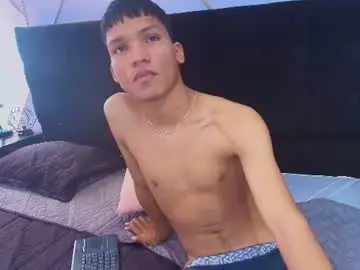 Chaturbate Watch Live Sex Cams of kirossinclair