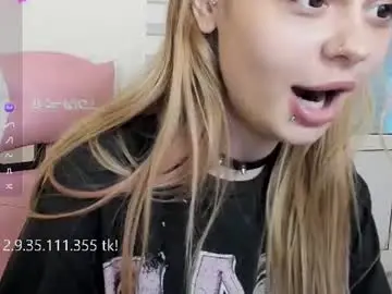 Chaturbate Nude Webcam of melonipinkbb