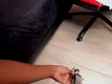 Chaturbate Watch Live Sex Cams of ebxony_slim