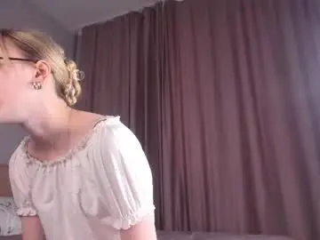 Chaturbate Adult Video Chat of eileencrowday