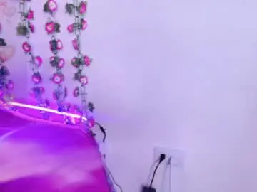 Chaturbate Live Sex Cam of kedza_18