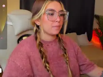 Chaturbate Best live sex cam show of dakottaa__
