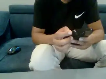 Chaturbate Adult Video Chat of schoolboy09