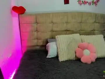 Chaturbate Nude Webcam of catherine_and_tara