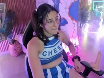 Chaturbate Live Sex Cam of zyra_tay