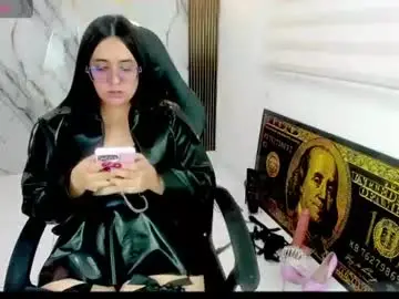 Chaturbate Live Sex Cam of queen_findom1
