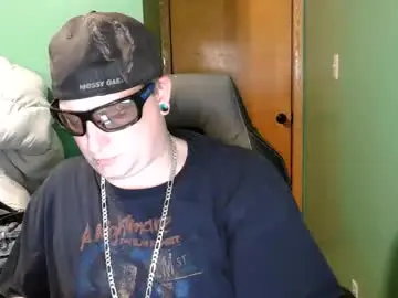 Chaturbate Live Porn of edwardaims_2please