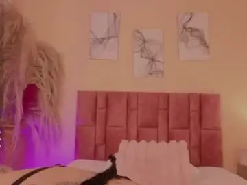 Chaturbate Live Sex Cam of emmy_danielss