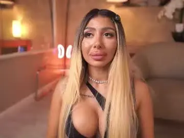 Chaturbate Watch Live Sex Cams of lucyyrosse