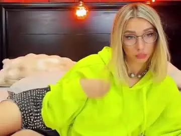 Chaturbate Live Sex Cam of christyna_ross